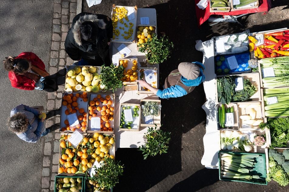 Unter neuer Leitung soll das beliebte Markt- und Streetfood-Konzept am Kölner Rudolfplatz künftig mit einem erweiterten Wochenmarkt-Angebot fortgeführt werden. (Symbolbild)