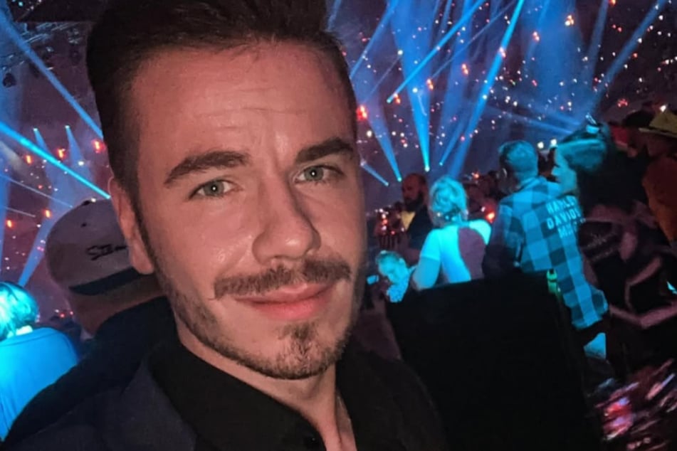 Sänger Eric Philippi (28) hat sich mit einem krassen Geständnis an seine Fans gewandt.