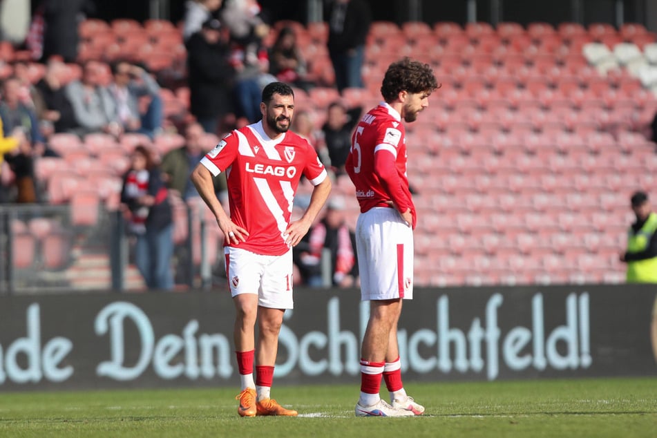 Energie Cottbus und Tolcay Cigerci (31, l.) agieren seit Wochen bemüht, aber glücklos.