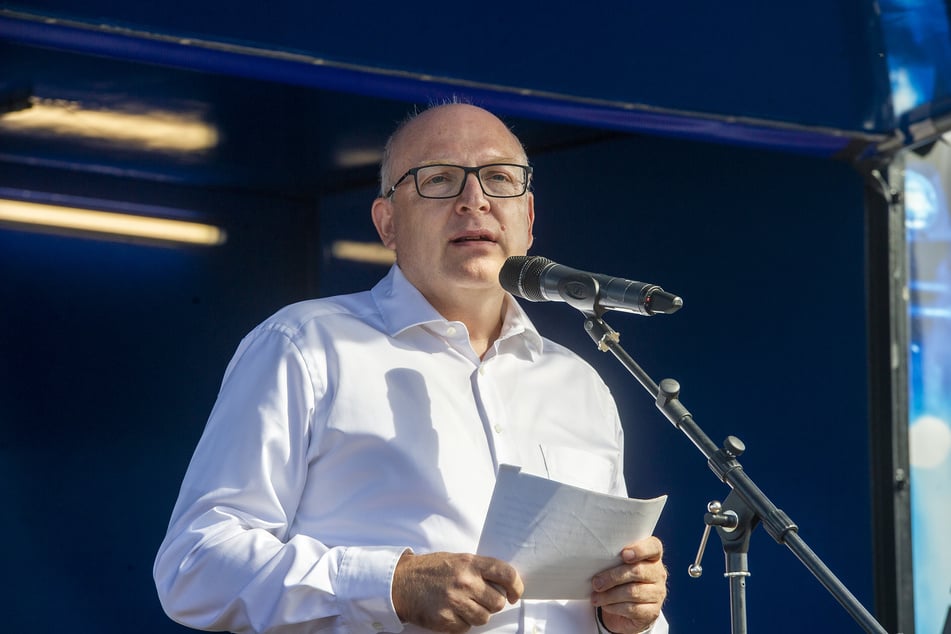 Auch OB Sven Schulze (53, SPD) war bei der Friedensdemo vor Ort.