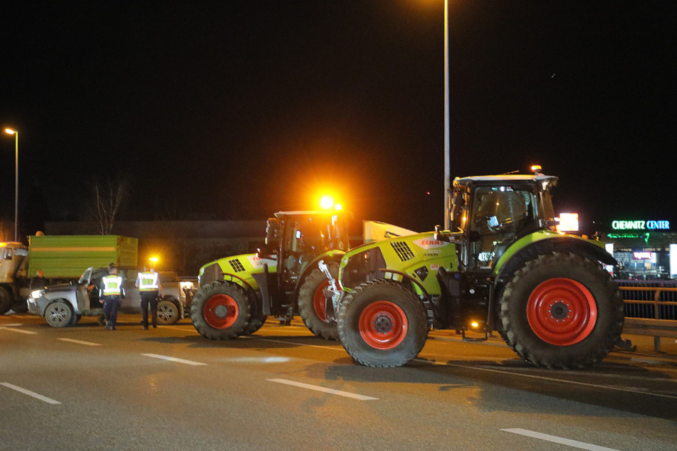 In den Morgenstunden wollen Landwirte mit ihren Traktoren unter anderem von Frauenstein, Mittelsaida und Großschirma nach Freiberg fahren. (Symbolbild)