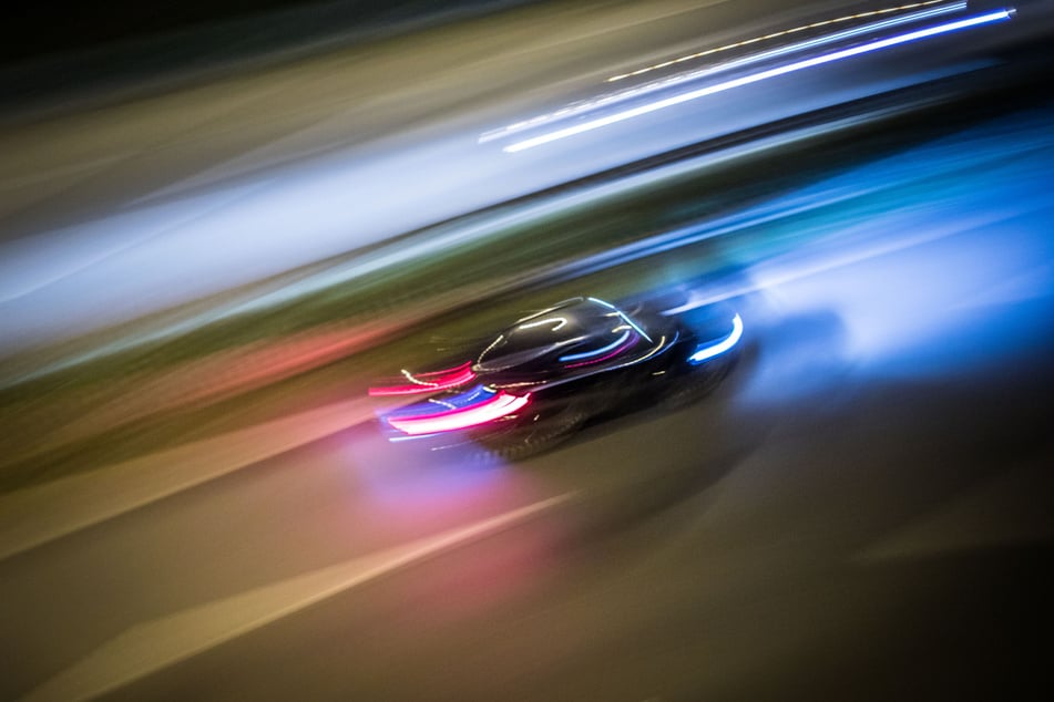 Der Fahrer der gestoppten Autos war mit zu hoher Geschwindigkeit unterwegs. (Symbolfoto)