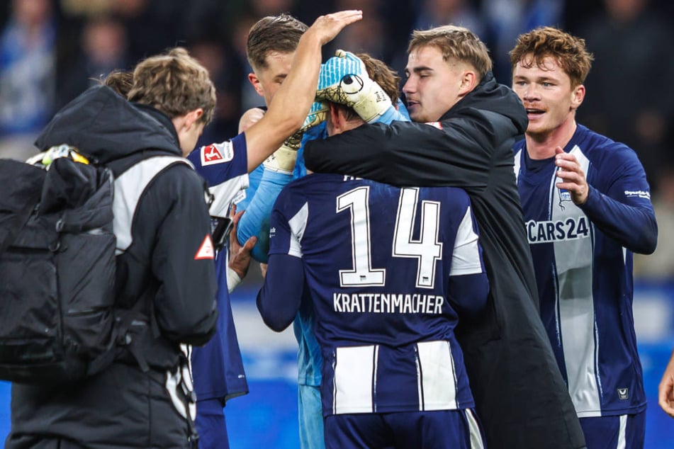 Maurice Krattenmacher (20, M.) ist der umjubelte Hertha-Held des Abends gewesen.