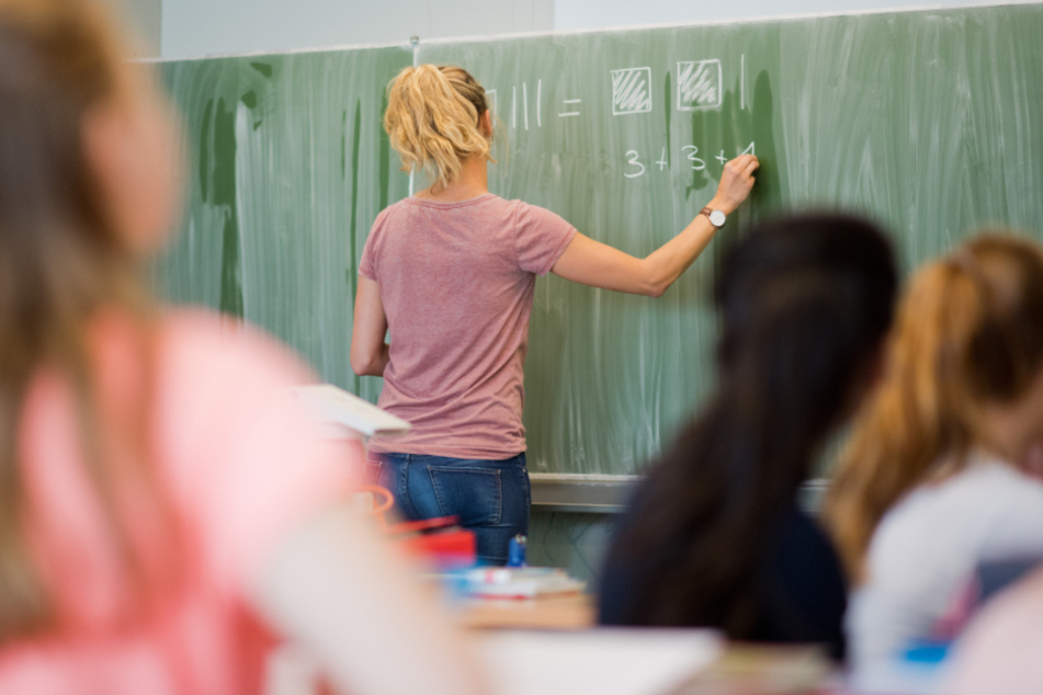 Mecklenburg-Vorpommern will noch Ende April den Schulunterricht wieder aufnehmen. (Archivbild)