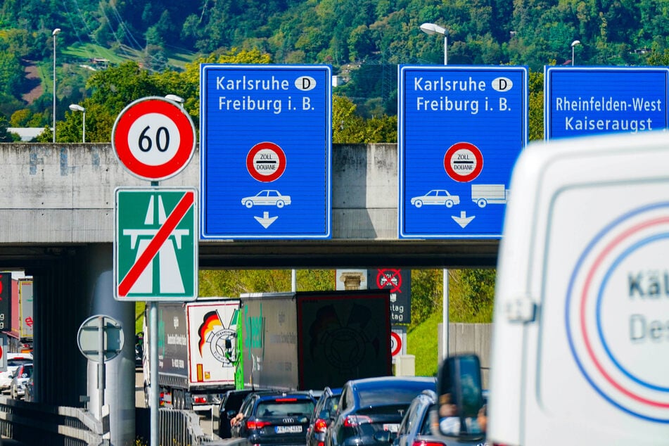 Der Grenzübergang Autobahn-Rheinfelden ist seit den Mittagsstunden dicht. (Archivbild)