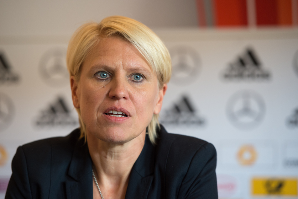 Die damalige Teammanagerin Doris Fitschen spricht 2016 auf einer Pressekonferenz der Fußballnationalmannschaft der Frauen.
