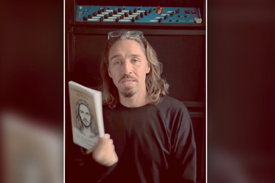 In einem rund zweiminütigen Video äußert sich Gil Ofarim zur neuen ohne ihn in Auftrag gegebenen Biografie.