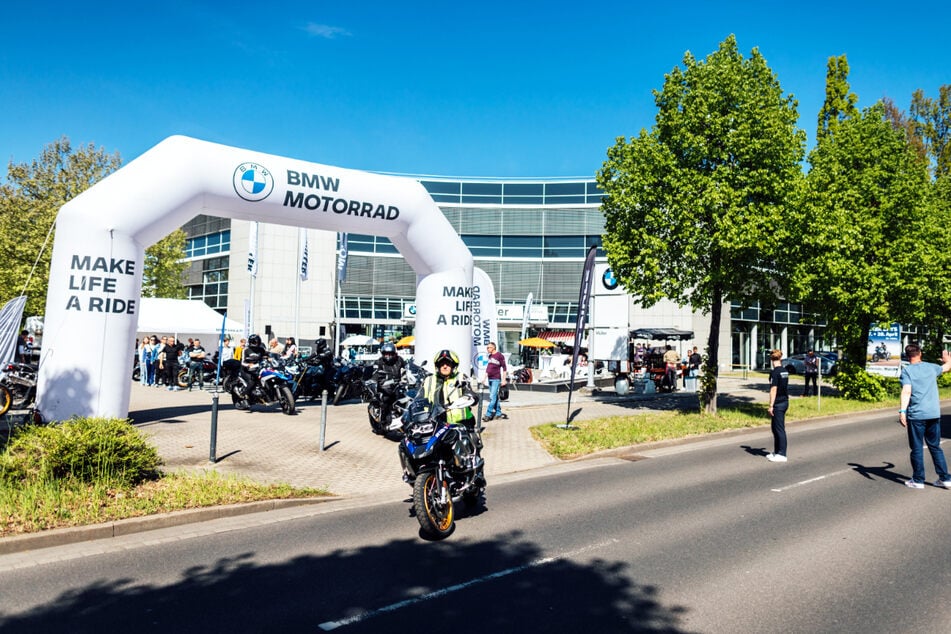 Motorräder Müller in Leipzig Paunsdorf lädt am 17. und 18. April zum Saisonstart 2026 mit tollem Programm ein.
