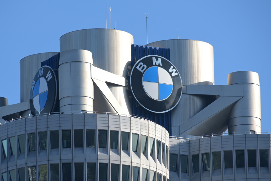 BMW strafft wegen Corona-Pandemie Investitionen. (Archivbild)