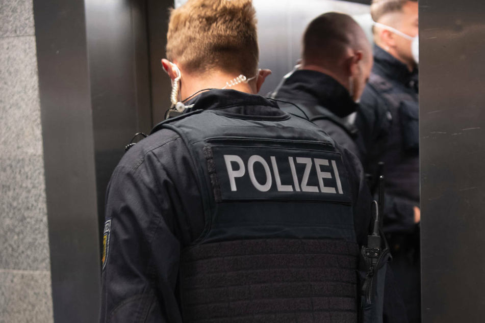 Bei der Razzia hat die Berliner Polizei mehrere Datenträger wie Smartphones und Computer beschlagnahmt. (Symbolfoto)