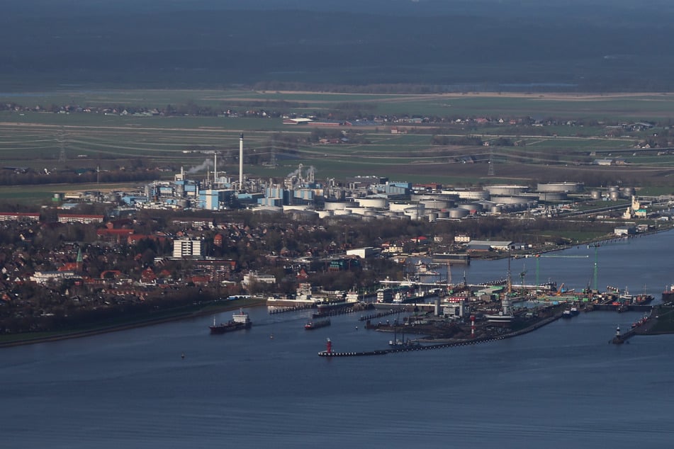 Im Ausland galt er als vermisst: Passant findet toten Mann im Wasser