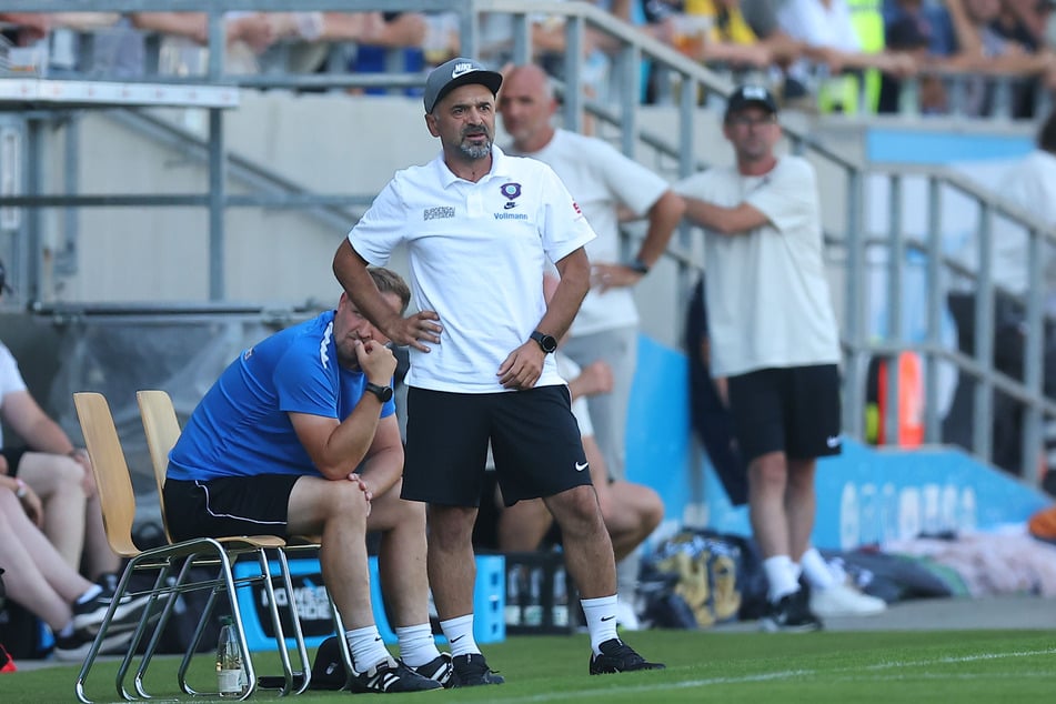 In der Halbzeitpause fand Aue-Coach Khvicha Shubitidze (51) offenbar die richtigen Worte für seine Mannschaft - für den Ausgleich sollte es dennoch nicht mehr reichen.