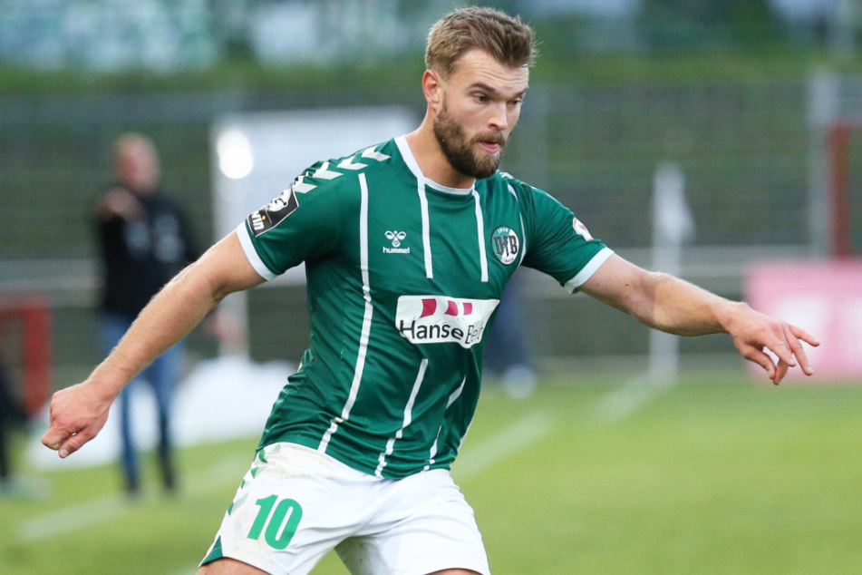 Der TSV 1860 München hat Yannick Deichmann (26) verpflichtet. Der Mittelfeldspieler stand zuletzt für den VfB Lübeck auf dem Rasen.