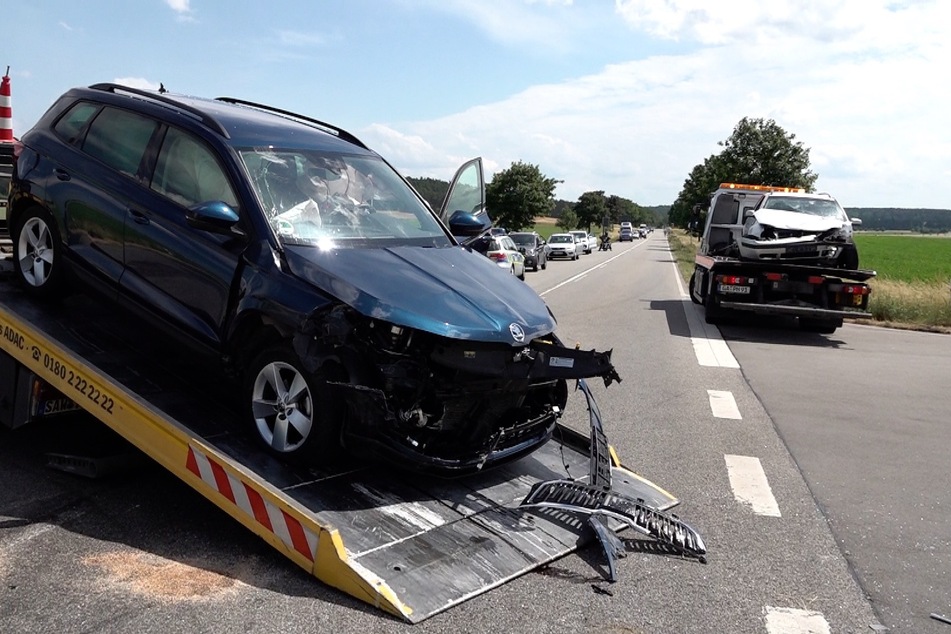 An beiden unfallbeteiligten Fahrzeugen entstand Totalschaden.