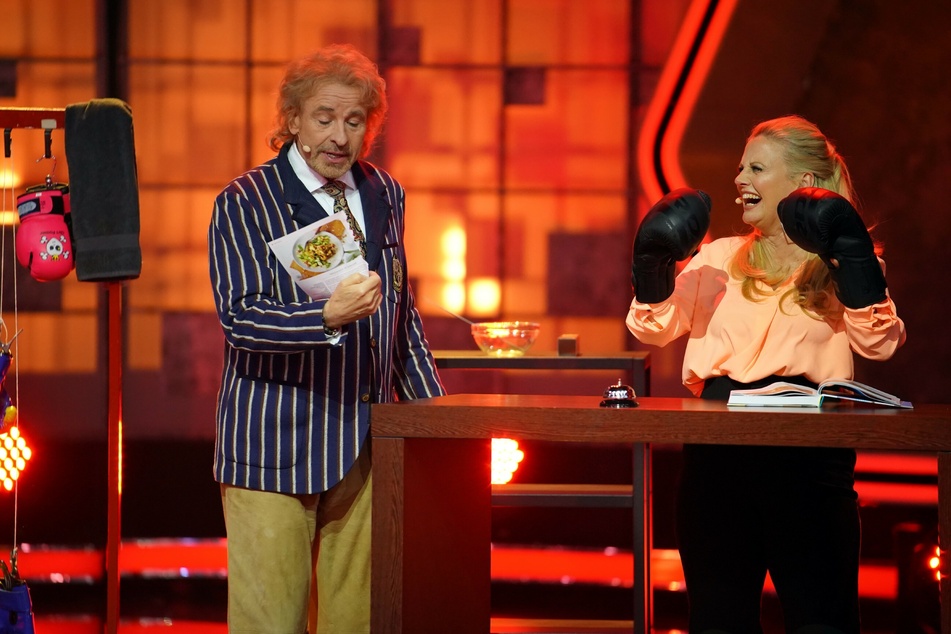 In der zweiten Folge von "Denn sie wissen nicht, was passiert!" gab Thomas Gottschalk (70) den Moderator, Barbara Schöneberger (47) trat als Kandidatin an.