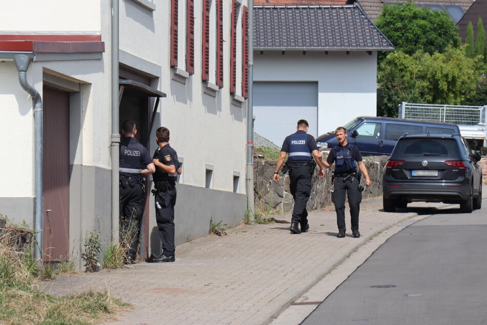 Der Tatort wurde von der Polizei abgesichert.
