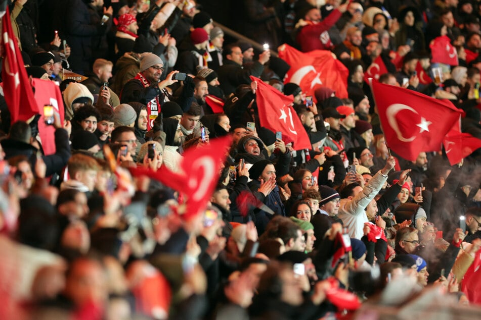 Die deutschen Anhänger hatten im Berliner Olympiastadion den türkischen Fans wenig entgegenzusetzen.
