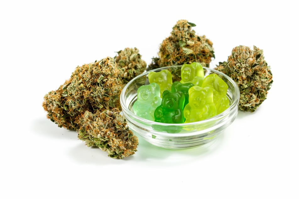 Schulkinder essen Cannabis-Gummibärchen und müssen ins Krankenhaus!