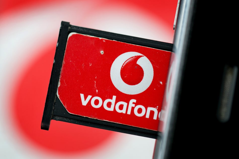 Zwei Vodafone-Kunden bekamen über die Hotline neue Verträge - obwohl sie das gar nicht wollten.