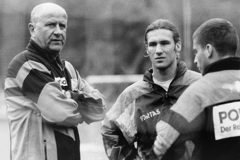 In der Saison 1995/96 trainierte Hansi Kreische (l.) seine SGD. (Archivfoto)
