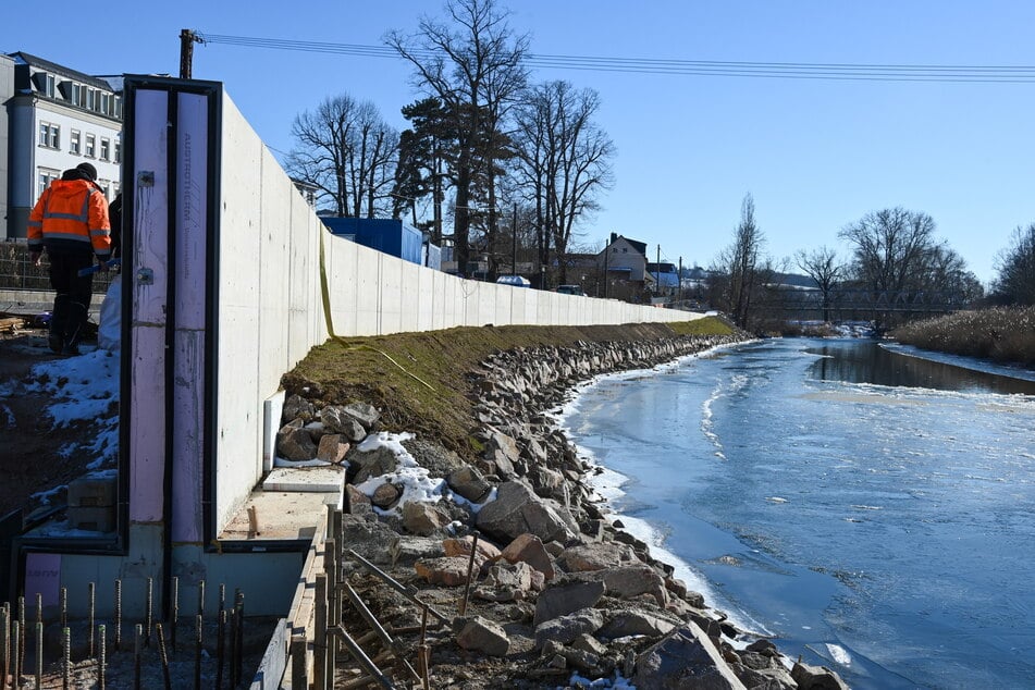 Auch an der Wappenhenschanlage, eine Parkanlage in Döbeln, wird weiter am Hochwasserschutz gebaut. (Archivfoto)