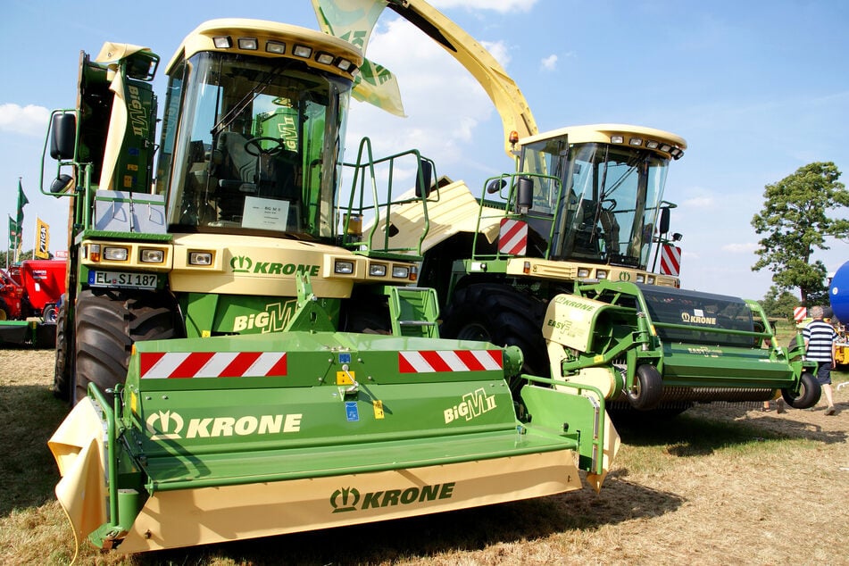 Von historischen Maschinen bis hin zur neuesten Landwirtschaftstechnik - auf den Höfen gibt's einiges zu sehen.
