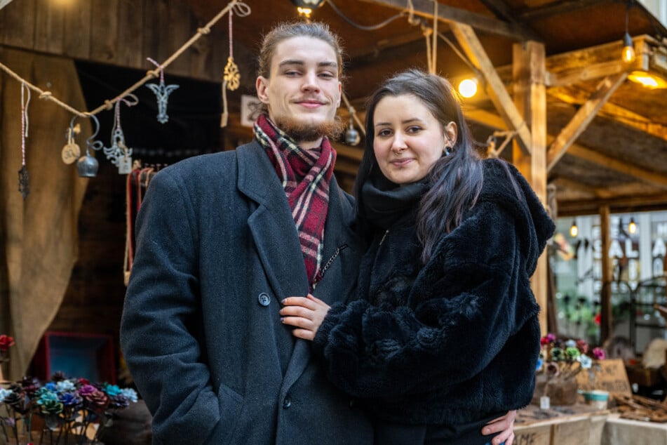 Amon Wessel (20) und Pia Herr (23) aus Chemnitz sind Fans von Mittelaltermärkten.