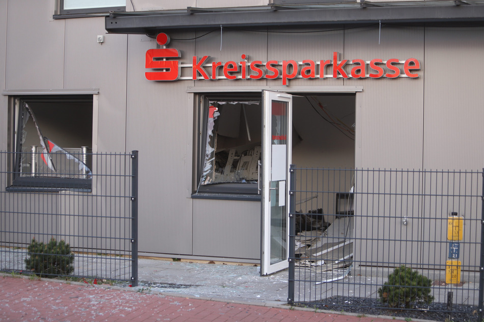 Auch in der Kreissparkasse in Dassendorf entstand ein erheblicher Schaden.