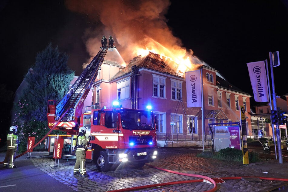 Vor drei Monaten zerstörte ein Feuer, das mutmaßlich von Minderjährigen ausgelöst wurde, das ortsteilprägende Gebäude in Leuben.