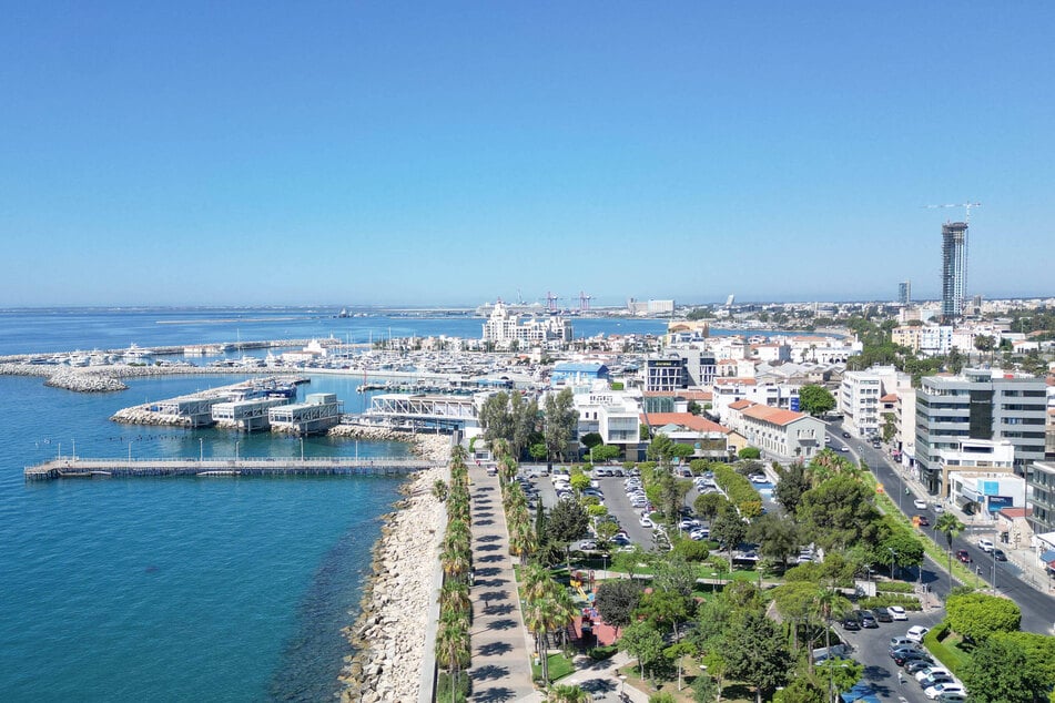 Regreso 36 años después de la caída del Muro: Así de moderno es hoy el puerto de Limassol.