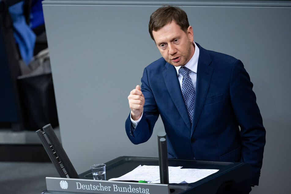 Ministerpräsident Michael Kretschmer (45, CDU) kündigt an, den Grenzverkehr nach Tschechien erheblich einzuschränken.