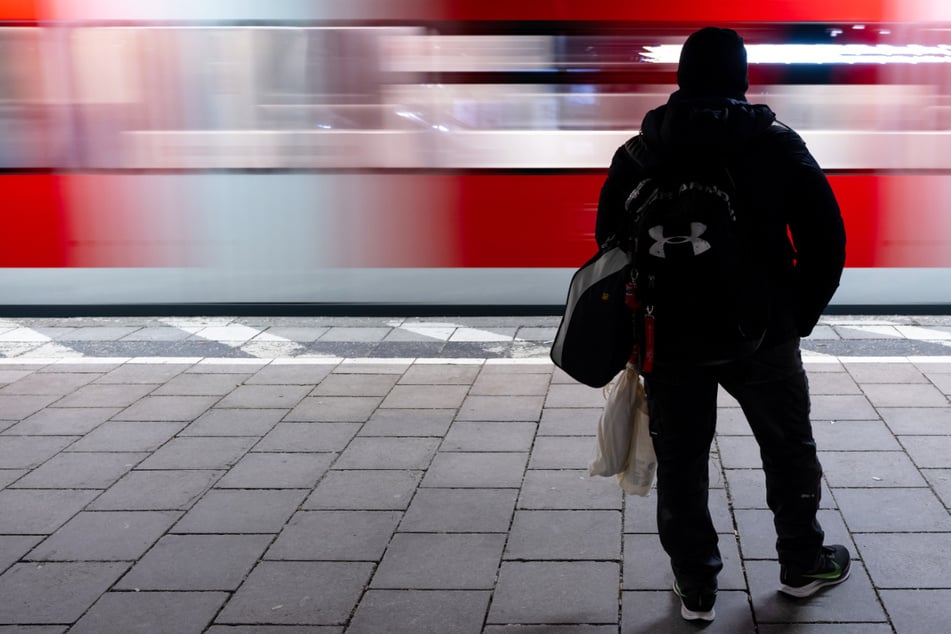 In München gibt es am Samstag für Bahnfahrende mitunter erhebliche Einschränkungen bei der S-Bahn. (Symbolbild)