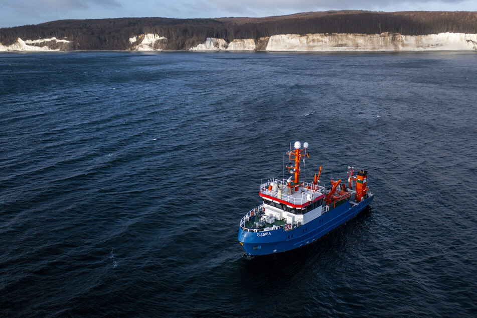 Vor Rügen sticht das Forschungsschiff in See.