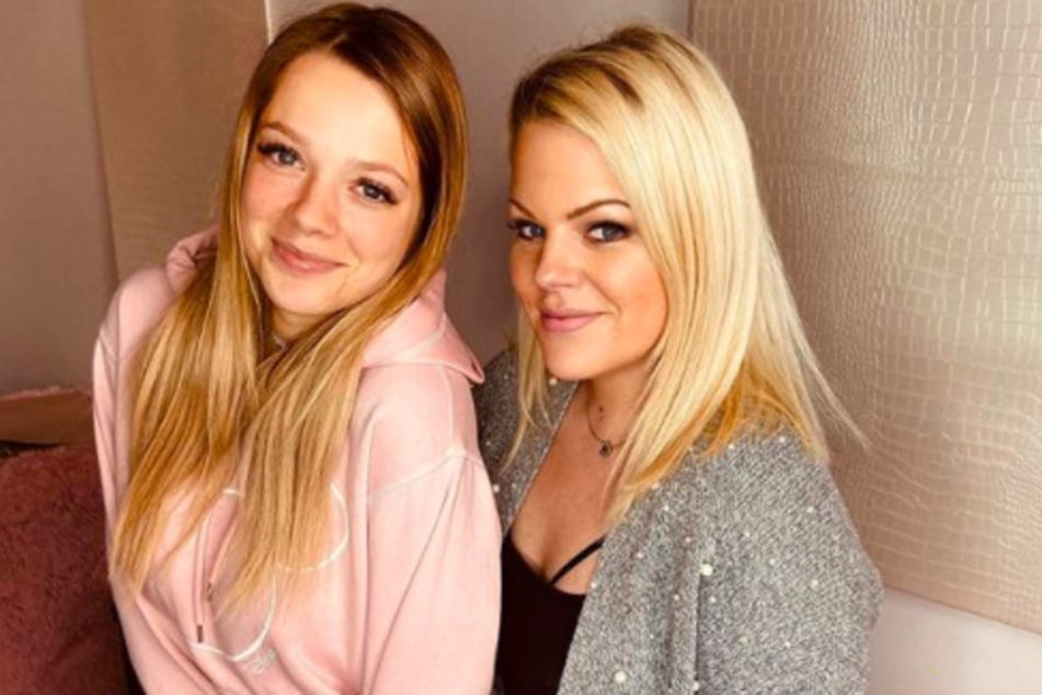 Anne Wünsches (28, l.) beste Freundin Kim unterstützt die Ex-BTN-Darstellerin auf Instagram.