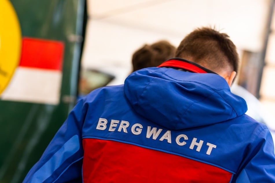 Die Bergwacht rückte mit einem Hubschrauber an. (Symbolfoto)