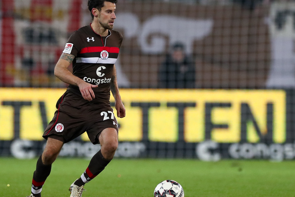 St. Pauli-Urgestein Jan-Philipp Kalla (34) hat seine Karriere beendet.