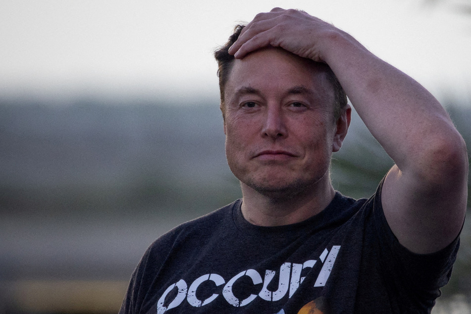 Elon Musk: Elon Musk urges Twitter followers to vote Republican in midterms