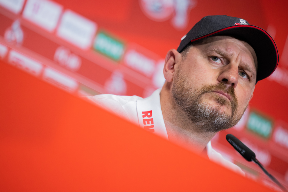 Steffen Baumgart (49) stellte sich bei einer Pressekonferenz offiziell als neuer Köln-Trainer vor.