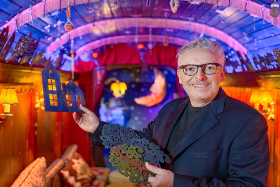 Auch den Märchenerzähler-Wagen wird Theater-Chef Dirk Grünig (58) auf dem neuen Veranstaltungsgelände aufstellen.