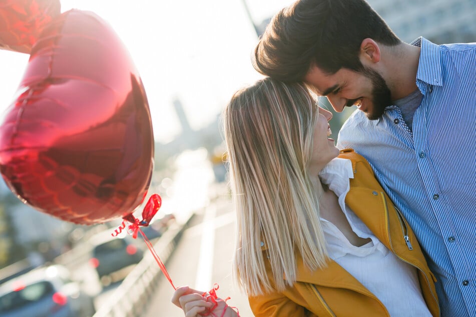 Damit eine Frau ihren Traummann findet, sollte sie gewisse Regeln einhalten, betont eine 27-Jährige, die sich selbst als "begehrteste Freundin der Welt" einstuft. (Symbolbild)