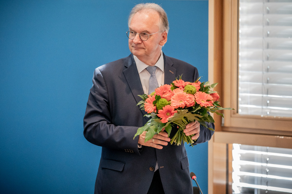 Nun ist es offiziell: Reiner Haseloff (67, CDU) bleibt Sachsen-Anhalts Ministerpräsident.