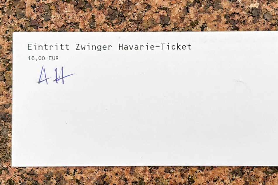 Die Tickets für die Ausstellung der Alten Meister wurden am Wochenende handschriftlich markiert.