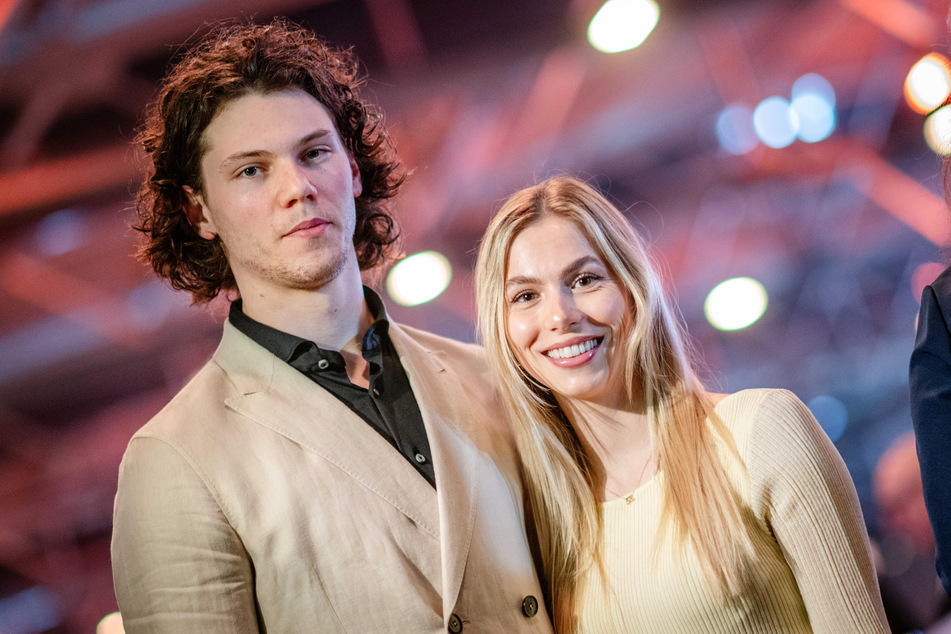Hoher Besuch: NHL-Star Moritz Seider (23) begleitete seine Freundin Anna Seidel (26).