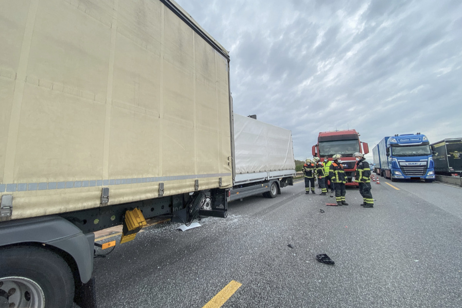 Rettungskräfte an der Unfallstelle.
