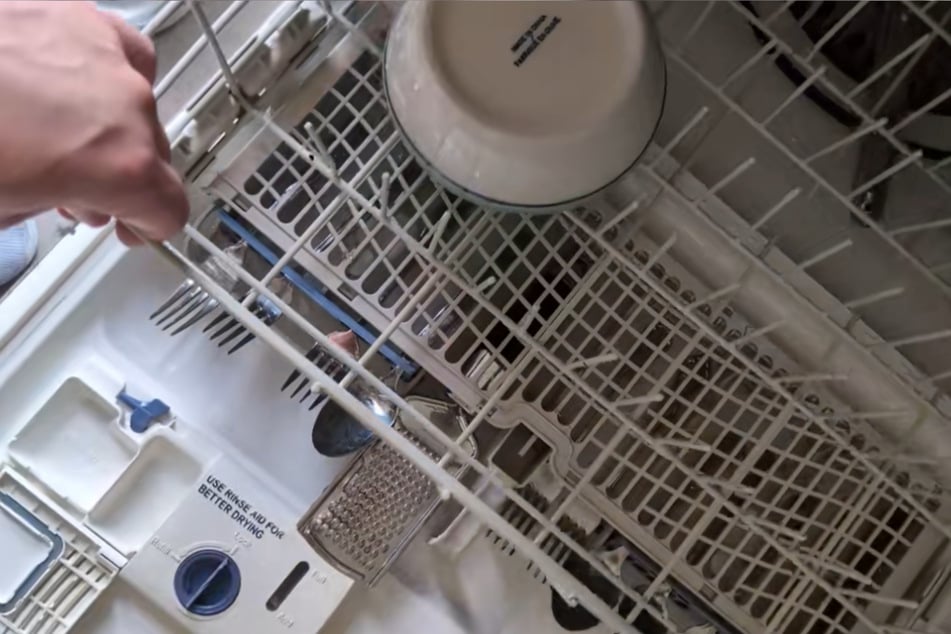 Kal Vincent struggled to close his dishwasher – until he found a surprise inside!