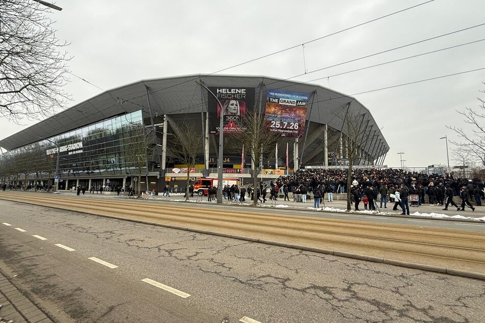 Reges Fan-Treiben: Es ist einiges los am Wohnzimmer der Schwarz-Gelben.