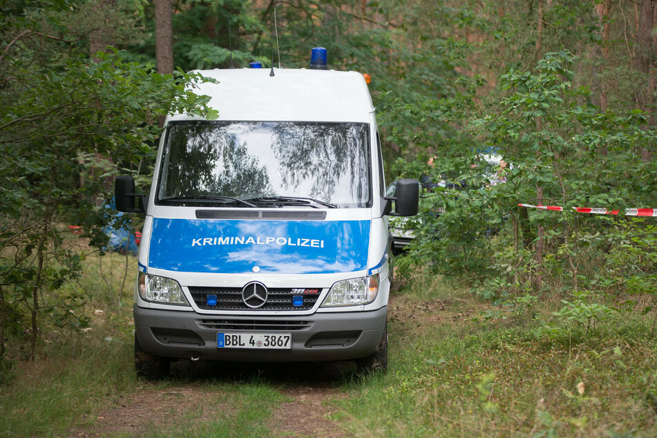 Nach dem Fund einer Frauenleiche in einer Bunkeranlage bei Oranienburg erhofft sich die Polizei Hinweise aus der Bevölkerung.
