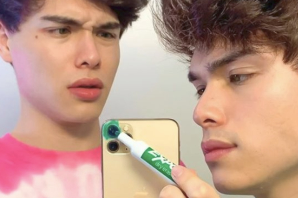Im Internet werden Alan und Alex Stokes (24) für ihre Streiche gefeiert.