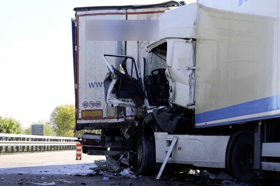 Die A1 ist nach einem Unfall in Höhe Stuhr voll gesperrt.