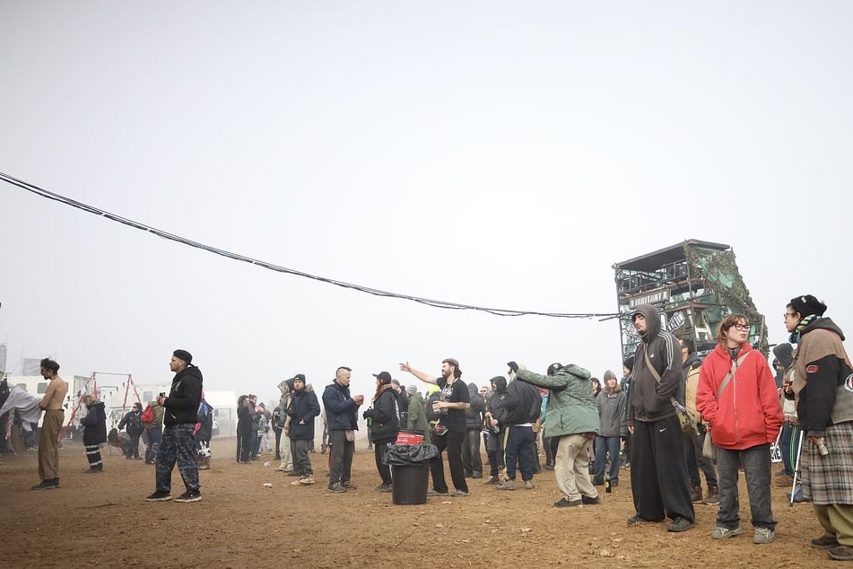 It's not just Spaniards who are drawn to the pits: visitors to the festival also come from abroad.